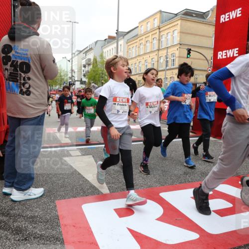 25.04.2026 - Das Zehntel Strokosch-Dieckow http://msf.ph/oto/9628175 25.04.2026 09:01:56 Ziel 1098, 1099, 1528, 1536, 1559, 1666, 1671, 1678, 1822, 1919, 2138, 2154, 2213, 2353, 2493, 2627, 2653, 2720, 2724, 2743, 2843, 2879, 3054, 3055, 3510, 3514, 3517, 3521, 3540, 3798, 3802, 3816 meine-sportfotos.de