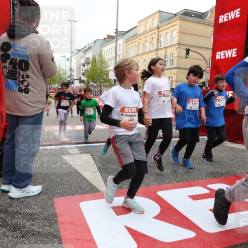 25.04.2026 - Das Zehntel Strokosch-Dieckow http://msf.ph/oto/9628189 25.04.2026 09:01:56 Ziel 1098, 1099, 1528, 1536, 1559, 1666, 1671, 1678, 1822, 1919, 2138, 2154, 2213, 2353, 2493, 2627, 2653, 2720, 2724, 2743, 2843, 2879, 3054, 3055, 3510, 3514, 3517, 3521, 3540, 3798, 3802, 3816 meine-sportfotos.de