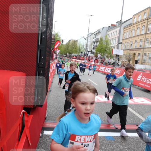 25.04.2026 - Das Zehntel Strokosch-Dieckow http://msf.ph/oto/9628201 25.04.2026 11:04:33 Ziel 5645, 5969, 6190, 6399, 6460, 6466, 6593, 6664, 6784, 6791, 6795, 6797, 7273, 7345, 7426, 7483, 7762 meine-sportfotos.de