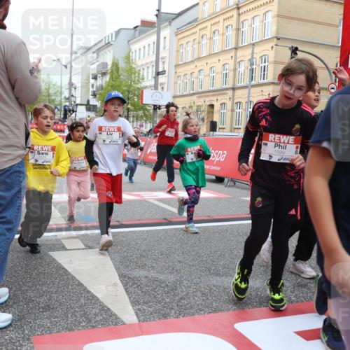25.04.2026 - Das Zehntel Strokosch-Dieckow http://msf.ph/oto/9628214 25.04.2026 09:01:59 Ziel 1098, 1099, 1528, 1559, 1666, 1822, 2138, 2154, 2213, 2353, 2493, 2653, 2720, 2843, 2879, 2903, 2904, 3054, 3055, 3480, 3496, 3510, 3517, 3521, 3798, 3802, 3816 meine-sportfotos.de