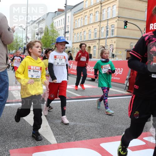 25.04.2026 - Das Zehntel Strokosch-Dieckow http://msf.ph/oto/9628229 25.04.2026 09:01:59 Ziel 1098, 1099, 1528, 1559, 1666, 1822, 2138, 2154, 2213, 2353, 2493, 2653, 2720, 2843, 2879, 2903, 2904, 3054, 3055, 3480, 3496, 3510, 3517, 3521, 3798, 3802, 3816 meine-sportfotos.de