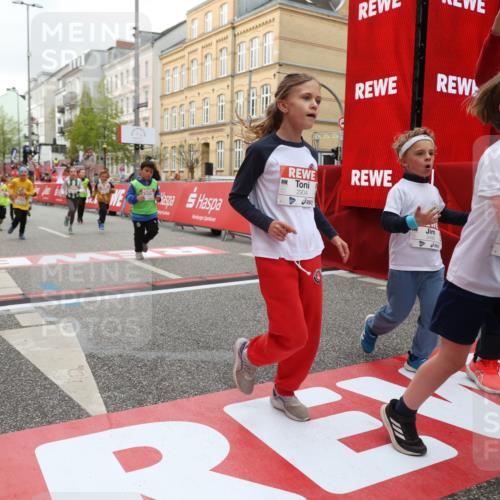 25.04.2026 - Das Zehntel Strokosch-Dieckow http://msf.ph/oto/9628242 25.04.2026 09:02:02 Ziel 1098, 1099, 1406, 1528, 1534, 1559, 1666, 1822, 2256, 2353, 2653, 2843, 2879, 2903, 2904, 3177, 3199, 3480, 3489, 3496, 3816 meine-sportfotos.de