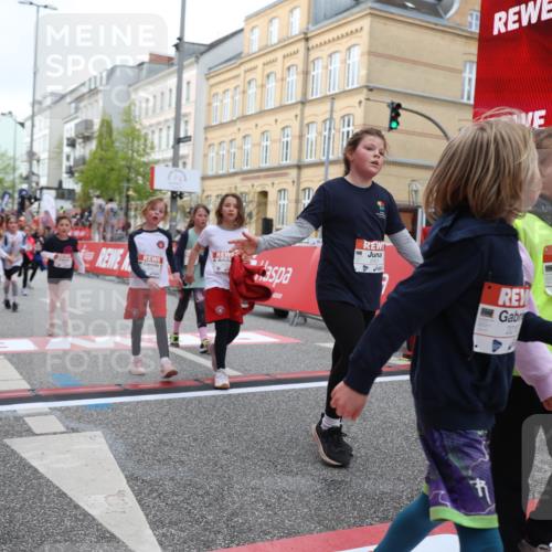 25.04.2026 - Das Zehntel Strokosch-Dieckow http://msf.ph/oto/9628324 25.04.2026 09:02:08 Ziel 1114, 1406, 1534, 1604, 2210, 2240, 2256, 2301, 2889, 2891, 2932, 2957, 3021, 3135, 3171, 3177, 3199, 3477, 3489, 3490, 3543 meine-sportfotos.de