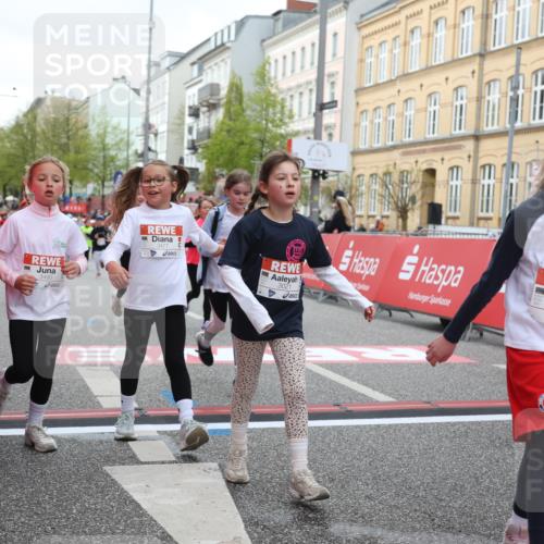 25.04.2026 - Das Zehntel Strokosch-Dieckow http://msf.ph/oto/9628405 25.04.2026 09:02:10 Ziel 1101, 1109, 1114, 1534, 1604, 2210, 2240, 2301, 2889, 2891, 2932, 2957, 3021, 3135, 3171, 3177, 3199, 3371, 3374, 3477, 3489, 3490, 3543 meine-sportfotos.de