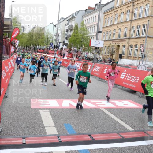 25.04.2026 - Das Zehntel Strokosch-Dieckow http://msf.ph/oto/9628417 25.04.2026 11:04:30 Ziel 5630, 5645, 5948, 5971, 6190, 6399, 6460, 6466, 6593, 6664, 6795, 6797, 7117, 7273, 7345, 7426, 7762 meine-sportfotos.de