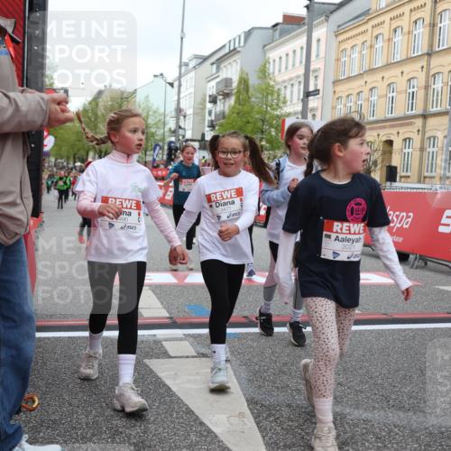 25.04.2026 - Das Zehntel Strokosch-Dieckow http://msf.ph/oto/9628448 25.04.2026 09:02:10 Ziel 1101, 1109, 1114, 1534, 1604, 2210, 2240, 2301, 2889, 2891, 2932, 2957, 3021, 3135, 3171, 3177, 3199, 3371, 3374, 3477, 3489, 3490, 3543 meine-sportfotos.de