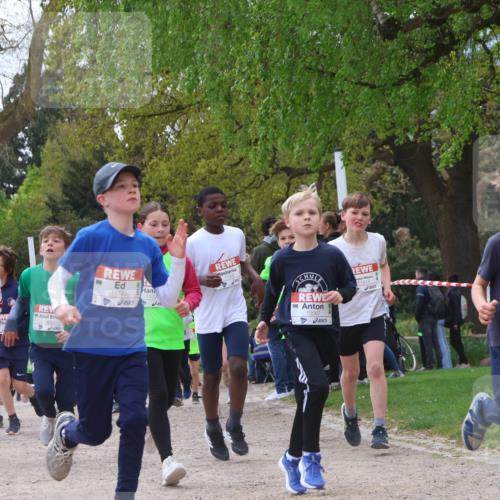 25.04.2026 - Das Zehntel Zöllner http://msf.ph/oto/9628462 25.04.2026 11:41:36 Laufen 11147, 10637, 11143, 1102, 10567, 11513, 10600 meine-sportfotos.de