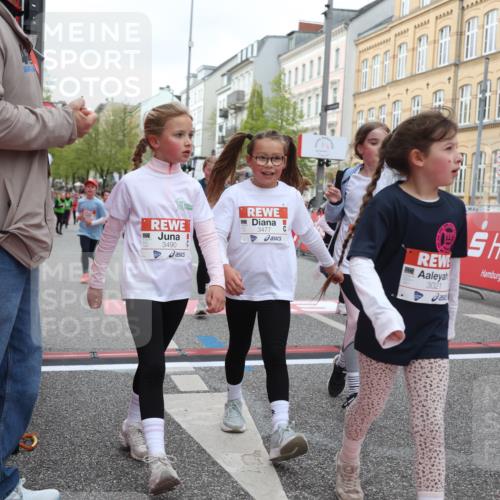 25.04.2026 - Das Zehntel Strokosch-Dieckow http://msf.ph/oto/9628466 25.04.2026 09:02:11 Ziel 1101, 1109, 1114, 1604, 2210, 2214, 2240, 2257, 2301, 2464, 2889, 2891, 2932, 2957, 3021, 3135, 3171, 3371, 3374, 3477, 3490, 3543, 3805 meine-sportfotos.de