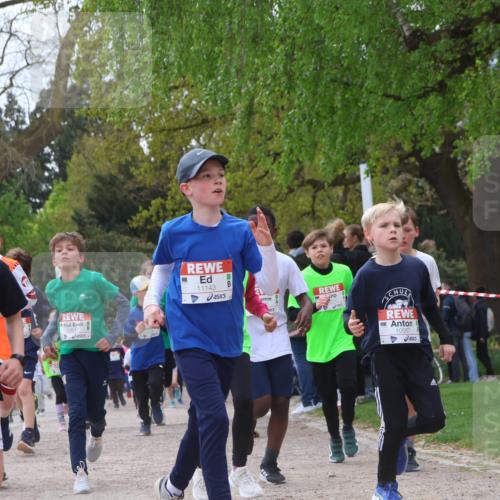 25.04.2026 - Das Zehntel Zöllner http://msf.ph/oto/9628469 25.04.2026 11:41:36 Laufen 11147, 11143, 10567 meine-sportfotos.de