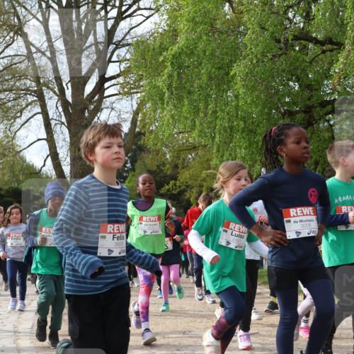 25.04.2026 - Das Zehntel Zöllner http://msf.ph/oto/9628578 25.04.2026 07:46:44 Laufen 3929, 2421, 50, 3006 meine-sportfotos.de