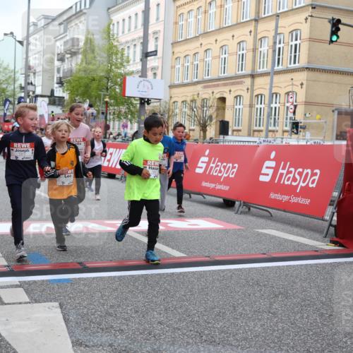 25.04.2026 - Das Zehntel Strokosch-Dieckow http://msf.ph/oto/9628585 25.04.2026 09:02:17 Ziel 1101, 1109, 1753, 1891, 1910, 1930, 2214, 2257, 2464, 2872, 2988, 2991, 3333, 3371, 3374, 3513, 3542, 3805 meine-sportfotos.de