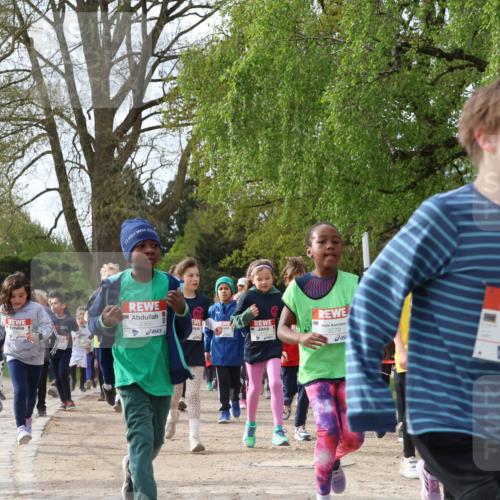 25.04.2026 - Das Zehntel Zöllner http://msf.ph/oto/9628607 25.04.2026 07:46:45 Laufen 2361, 1249, 2366, 3279, 3929 meine-sportfotos.de