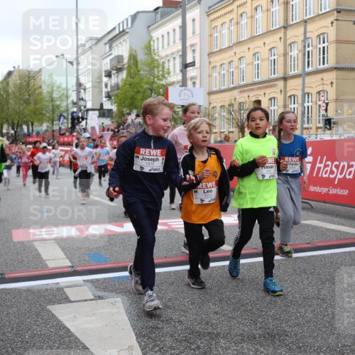 25.04.2026 - Das Zehntel Strokosch-Dieckow http://msf.ph/oto/9628644 25.04.2026 09:02:17 Ziel 1101, 1109, 1753, 1891, 1910, 1930, 2214, 2257, 2464, 2872, 2988, 2991, 3333, 3371, 3374, 3513, 3542, 3805 meine-sportfotos.de