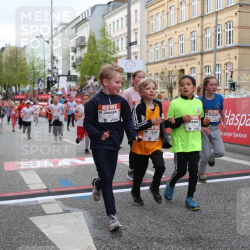 25.04.2026 - Das Zehntel Strokosch-Dieckow http://msf.ph/oto/9628656 25.04.2026 09:02:17 Ziel 1101, 1109, 1753, 1891, 1910, 1930, 2214, 2257, 2464, 2872, 2988, 2991, 3333, 3371, 3374, 3513, 3542, 3805 meine-sportfotos.de
