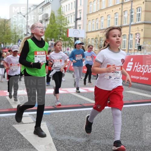 25.04.2026 - Das Zehntel Strokosch-Dieckow http://msf.ph/oto/9628777 25.04.2026 09:02:20 Ziel 1203, 1205, 1753, 1871, 1891, 1910, 1930, 1979, 1983, 2533, 2572, 2841, 2849, 2872, 2988, 2991, 3333, 3334, 3454, 3513, 3542, 3790 meine-sportfotos.de