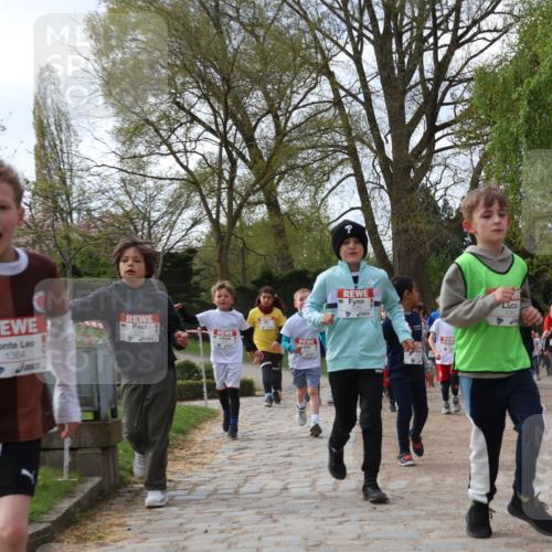 25.04.2026 - Das Zehntel Zöllner http://msf.ph/oto/9628806 25.04.2026 07:46:50 Laufen 1364, 1350, 4 meine-sportfotos.de