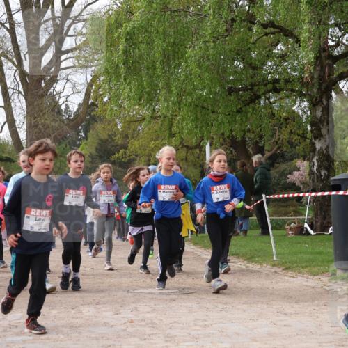 25.04.2026 - Das Zehntel Zöllner http://msf.ph/oto/9628905 25.04.2026 07:46:54 Laufen 300 meine-sportfotos.de