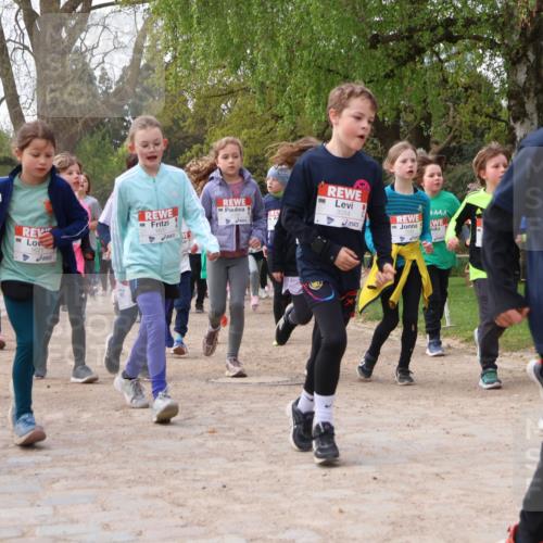 25.04.2026 - Das Zehntel Zöllner http://msf.ph/oto/9628933 25.04.2026 07:46:55 Laufen 1621, 1637, 3014, 3007 meine-sportfotos.de