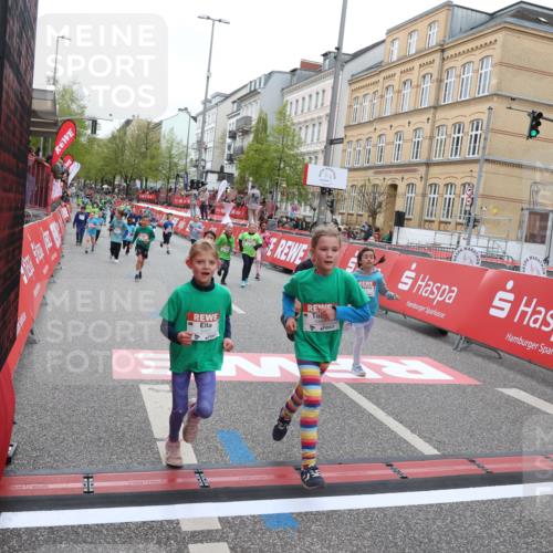 25.04.2026 - Das Zehntel Strokosch-Dieckow http://msf.ph/oto/9628985 25.04.2026 11:04:27 Ziel 5630, 5645, 5945, 5948, 5971, 6460, 6466, 6567, 6593, 6664, 7064, 7087, 7117, 7237, 7994 meine-sportfotos.de