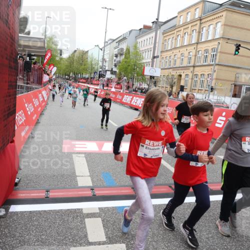 25.04.2026 - Das Zehntel Strokosch-Dieckow http://msf.ph/oto/9629039 25.04.2026 11:07:38 Ziel 5464, 5506, 5766, 6172, 6173, 6193, 6202, 6239, 6252, 6273, 6276, 6830, 7486, 7490 meine-sportfotos.de