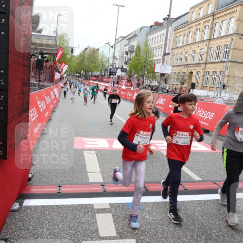 25.04.2026 - Das Zehntel Strokosch-Dieckow http://msf.ph/oto/9629047 25.04.2026 11:07:38 Ziel 5464, 5506, 5766, 6172, 6173, 6193, 6202, 6239, 6252, 6273, 6276, 6830, 7486, 7490 meine-sportfotos.de
