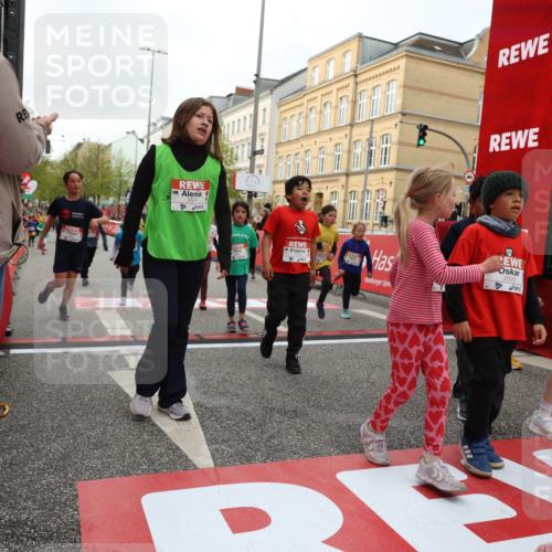25.04.2026 - Das Zehntel Strokosch-Dieckow http://msf.ph/oto/9629048 25.04.2026 09:02:24 Ziel 1203, 1205, 1231, 1861, 1863, 1871, 1979, 1983, 2250, 2369, 2533, 2572, 2661, 2784, 2841, 2849, 2872, 3333, 3334, 3454, 3513, 3542, 3729, 3790, 3868, 3872, 3876, 3929 meine-sportfotos.de