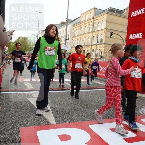 25.04.2026 - Das Zehntel Strokosch-Dieckow http://msf.ph/oto/9629063 25.04.2026 09:02:24 Ziel 1203, 1205, 1231, 1861, 1863, 1871, 1979, 1983, 2250, 2369, 2533, 2572, 2661, 2784, 2841, 2849, 2872, 3333, 3334, 3454, 3513, 3542, 3729, 3790, 3868, 3872, 3876, 3929 meine-sportfotos.de