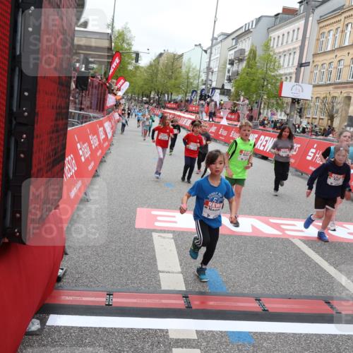 25.04.2026 - Das Zehntel Strokosch-Dieckow http://msf.ph/oto/9629193 25.04.2026 11:07:35 Ziel 5766, 6172, 6173, 6193, 6239, 6252, 6273, 6276, 6830, 7486, 7490, 7743 meine-sportfotos.de