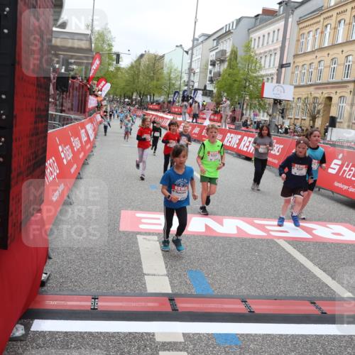 25.04.2026 - Das Zehntel Strokosch-Dieckow http://msf.ph/oto/9629201 25.04.2026 11:07:35 Ziel 5766, 6172, 6173, 6193, 6239, 6252, 6273, 6276, 6830, 7486, 7490, 7743 meine-sportfotos.de