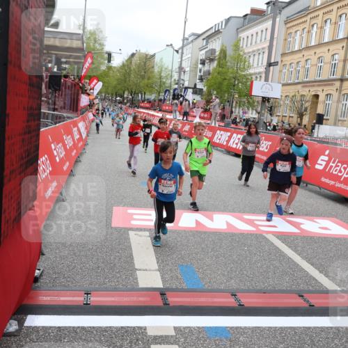 25.04.2026 - Das Zehntel Strokosch-Dieckow http://msf.ph/oto/9629205 25.04.2026 11:07:35 Ziel 5766, 6172, 6173, 6193, 6239, 6252, 6273, 6276, 6830, 7486, 7490, 7743 meine-sportfotos.de