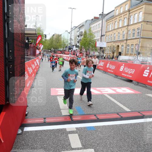 25.04.2026 - Das Zehntel Strokosch-Dieckow http://msf.ph/oto/9629289 25.04.2026 11:07:32 Ziel 5611, 5631, 5877, 6239, 7189, 7490, 7743 meine-sportfotos.de