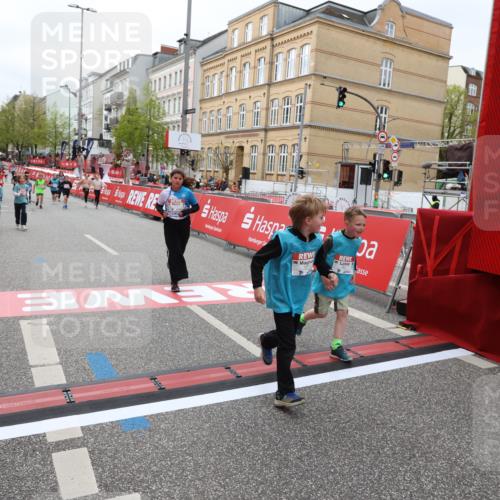 25.04.2026 - Das Zehntel Strokosch-Dieckow http://msf.ph/oto/9629361 25.04.2026 11:07:29 Ziel 5174, 5177, 5611, 5631, 5654, 5877, 7189, 7743 meine-sportfotos.de