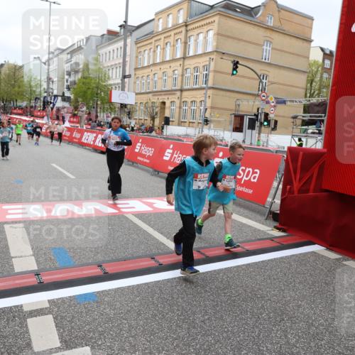 25.04.2026 - Das Zehntel Strokosch-Dieckow http://msf.ph/oto/9629367 25.04.2026 11:07:29 Ziel 5174, 5177, 5611, 5631, 5654, 5877, 7189, 7743 meine-sportfotos.de