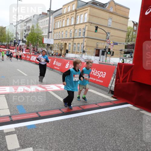25.04.2026 - Das Zehntel Strokosch-Dieckow http://msf.ph/oto/9629378 25.04.2026 11:07:28 Ziel 5174, 5177, 5611, 5631, 5654, 5656, 5687, 5877, 7189, 7743 meine-sportfotos.de