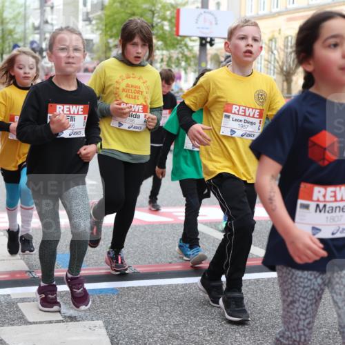 25.04.2026 - Das Zehntel Strokosch-Dieckow http://msf.ph/oto/9629390 25.04.2026 09:02:33 Ziel 1807, 1941, 1942, 1950, 1957, 1958, 2201, 2348, 2735, 2745, 2795, 2888, 2939, 3032, 3640, 3770, 3896 meine-sportfotos.de