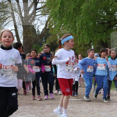 25.04.2026 - Das Zehntel Zöllner http://msf.ph/oto/9629537 25.04.2026 07:47:11 Laufen 3448, 1811, 1821, 284 meine-sportfotos.de