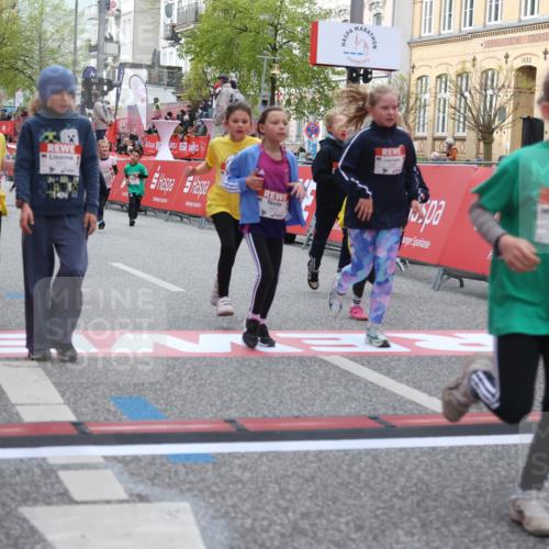 25.04.2026 - Das Zehntel Strokosch-Dieckow http://msf.ph/oto/9629568 25.04.2026 09:02:37 Ziel 1057, 1249, 1252, 1293, 1527, 1530, 1807, 1941, 1942, 1950, 1957, 2407, 2485, 2759, 2766, 2795, 2888, 2939, 3032, 3147, 3628, 3640, 3692, 3770, 3896, 3983 meine-sportfotos.de