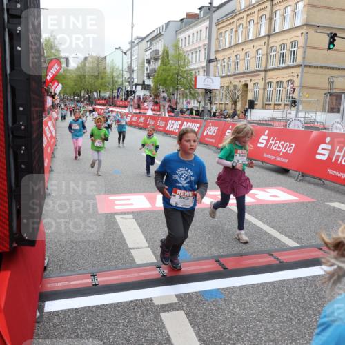 25.04.2026 - Das Zehntel Strokosch-Dieckow http://msf.ph/oto/9629572 25.04.2026 11:07:19 Ziel 5210, 5919, 6445, 6469, 6776, 6835, 6841, 6863, 7793 meine-sportfotos.de