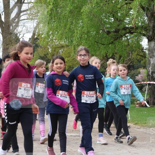 25.04.2026 - Das Zehntel Zöllner http://msf.ph/oto/9629662 25.04.2026 07:47:14 Laufen 1413, 3764, 1811, 1821, 1071 meine-sportfotos.de