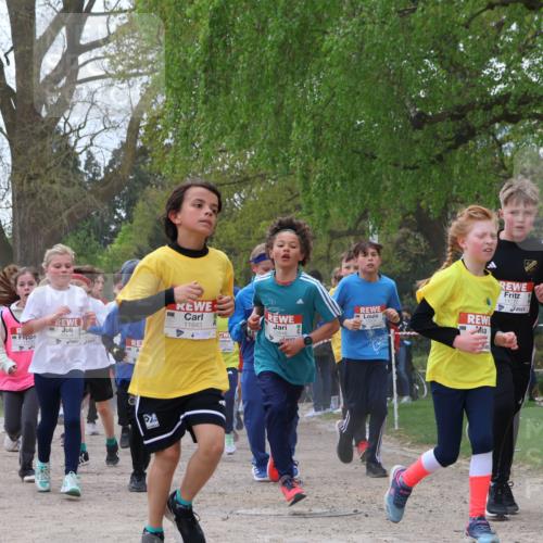25.04.2026 - Das Zehntel Zöllner http://msf.ph/oto/9629674 25.04.2026 11:42:06 Laufen 11914, 11843, 12846, 11272 meine-sportfotos.de
