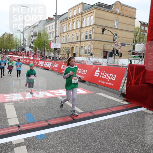 25.04.2026 - Das Zehntel Strokosch-Dieckow http://msf.ph/oto/9629690 25.04.2026 11:07:16 Ziel 5893, 5919, 6776, 6796, 6807, 6835, 6841 meine-sportfotos.de