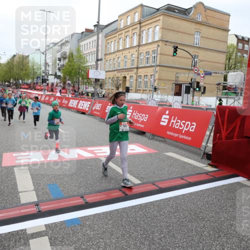 25.04.2026 - Das Zehntel Strokosch-Dieckow http://msf.ph/oto/9629696 25.04.2026 11:07:15 Ziel 5893, 5919, 6796, 6807 meine-sportfotos.de