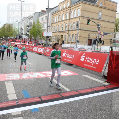 25.04.2026 - Das Zehntel Strokosch-Dieckow http://msf.ph/oto/9629704 25.04.2026 11:07:15 Ziel 5893, 5919, 6796, 6807 meine-sportfotos.de