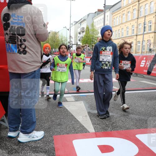 25.04.2026 - Das Zehntel Strokosch-Dieckow http://msf.ph/oto/9629722 25.04.2026 09:02:40 Ziel 1000, 1057, 1249, 1252, 1293, 1527, 1530, 1950, 2407, 2485, 2759, 2766, 2850, 3032, 3137, 3147, 3628, 3692, 3770, 3954, 3983 meine-sportfotos.de