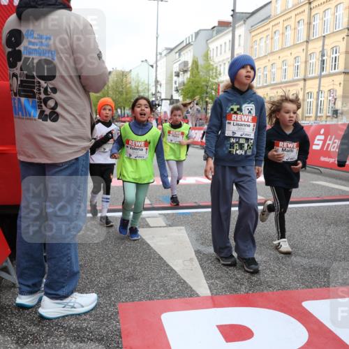 25.04.2026 - Das Zehntel Strokosch-Dieckow http://msf.ph/oto/9629736 25.04.2026 09:02:40 Ziel 1000, 1057, 1249, 1252, 1293, 1527, 1530, 1950, 2407, 2485, 2759, 2766, 2850, 3032, 3137, 3147, 3628, 3692, 3770, 3954, 3983 meine-sportfotos.de