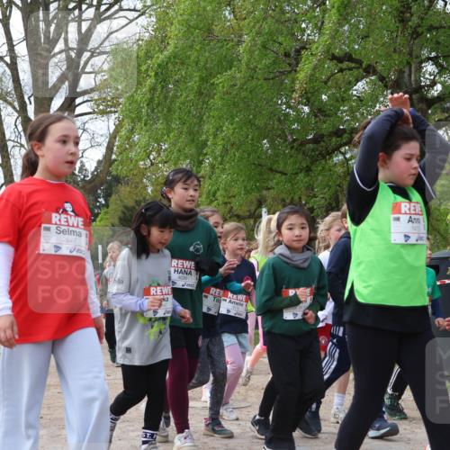 25.04.2026 - Das Zehntel Zöllner http://msf.ph/oto/9629788 25.04.2026 07:47:17 Laufen 3749, 2677, 4036, 1413, 191 meine-sportfotos.de