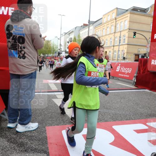 25.04.2026 - Das Zehntel Strokosch-Dieckow http://msf.ph/oto/9629789 25.04.2026 09:02:41 Ziel 1000, 1057, 1249, 1252, 1293, 1527, 1530, 1950, 2228, 2375, 2407, 2485, 2759, 2766, 2850, 3137, 3147, 3628, 3692, 3954, 3983 meine-sportfotos.de