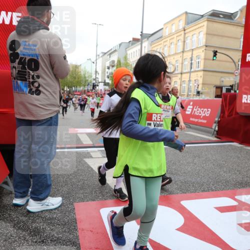 25.04.2026 - Das Zehntel Strokosch-Dieckow http://msf.ph/oto/9629801 25.04.2026 09:02:41 Ziel 1000, 1057, 1249, 1252, 1293, 1527, 1530, 1950, 2228, 2375, 2407, 2485, 2759, 2766, 2850, 3137, 3147, 3628, 3692, 3954, 3983 meine-sportfotos.de