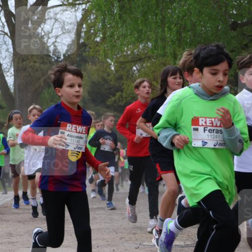 25.04.2026 - Das Zehntel Zöllner http://msf.ph/oto/9629813 25.04.2026 11:42:09 Laufen 11145, 11241, 11086 meine-sportfotos.de