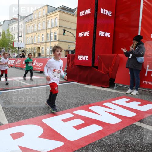 25.04.2026 - Das Zehntel Strokosch-Dieckow http://msf.ph/oto/9629868 25.04.2026 09:02:43 Ziel 1000, 1007, 1012, 1057, 1249, 1252, 1293, 1527, 1530, 2228, 2235, 2375, 2407, 2759, 2766, 2847, 2850, 3137, 3147, 3628, 3692, 3954, 3983 meine-sportfotos.de